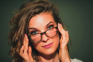 Lidé, kteří opravují gramatické chyby ostatních, tím podle psychologů ukazují svoji povahu - Médium.cz